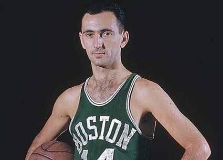 莱奥头发被拽找阿切尔比理论，后者：敢再指我就掰断你手指头