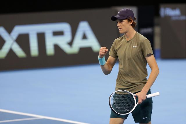 法兰克福官方：巴舒亚伊足部中骨骨折，已顺利接受手术