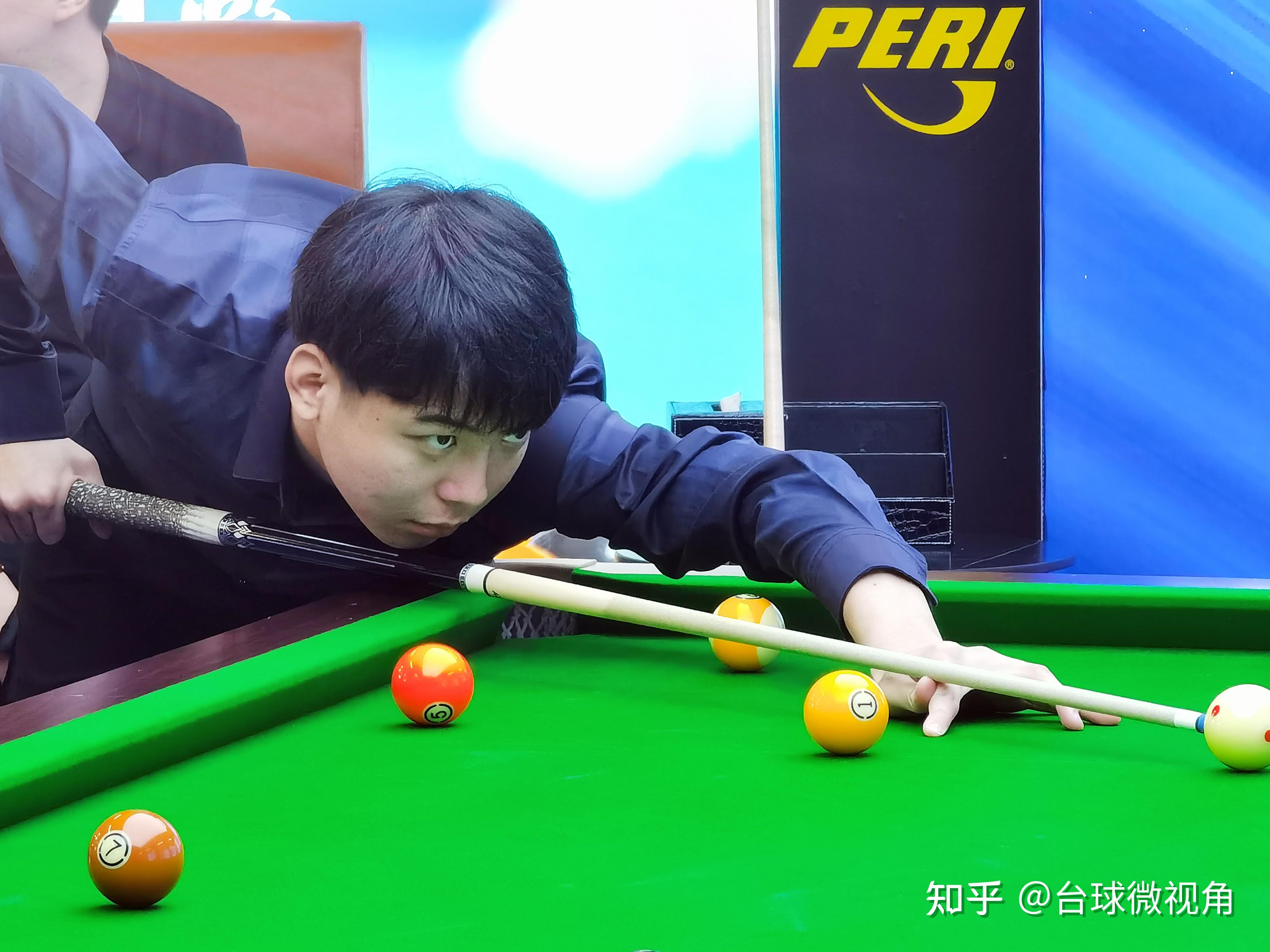 用激烈角逐 用激烈角逐