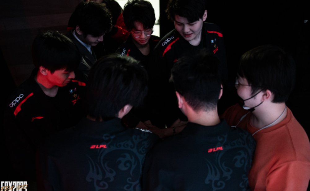 虽然澳波在 虽然澳波在