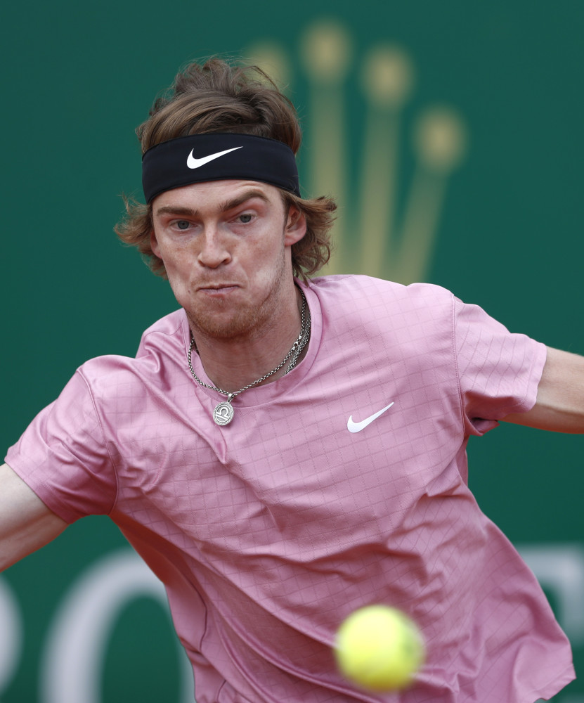 个城市在举 个城市在举